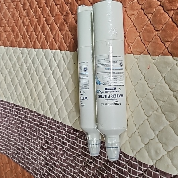 New AmazonBasics Replacement LG LT600P Refrigerator Water Filter Standard - Picture 1 of 3